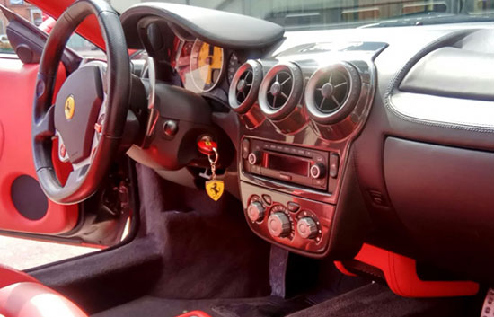 Замена личинки замка FERRARI